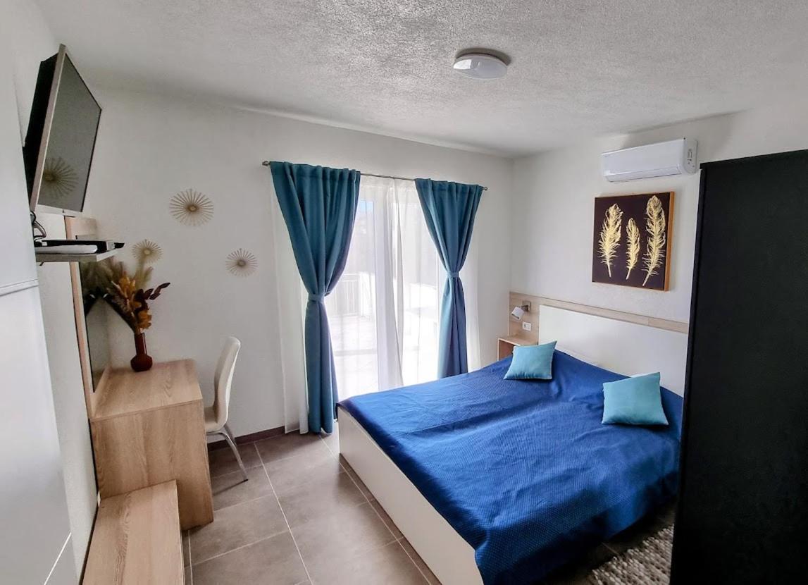 Dorijini Dvori Bed & Breakfast Baska Voda Exterior photo