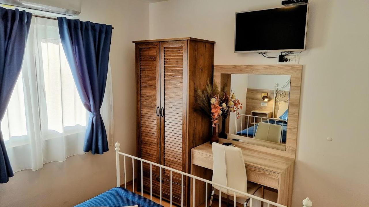 Dorijini Dvori Bed & Breakfast Baska Voda Exterior photo