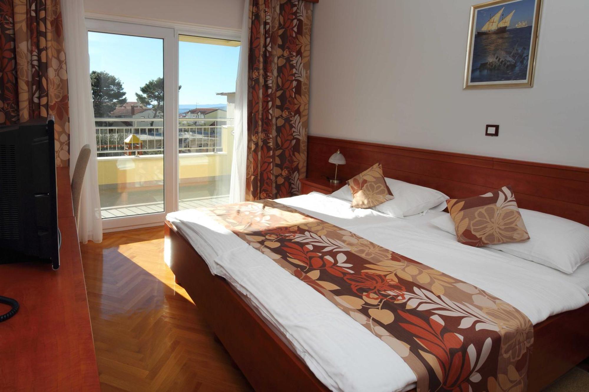 Dorijini Dvori Bed & Breakfast Baska Voda Room photo