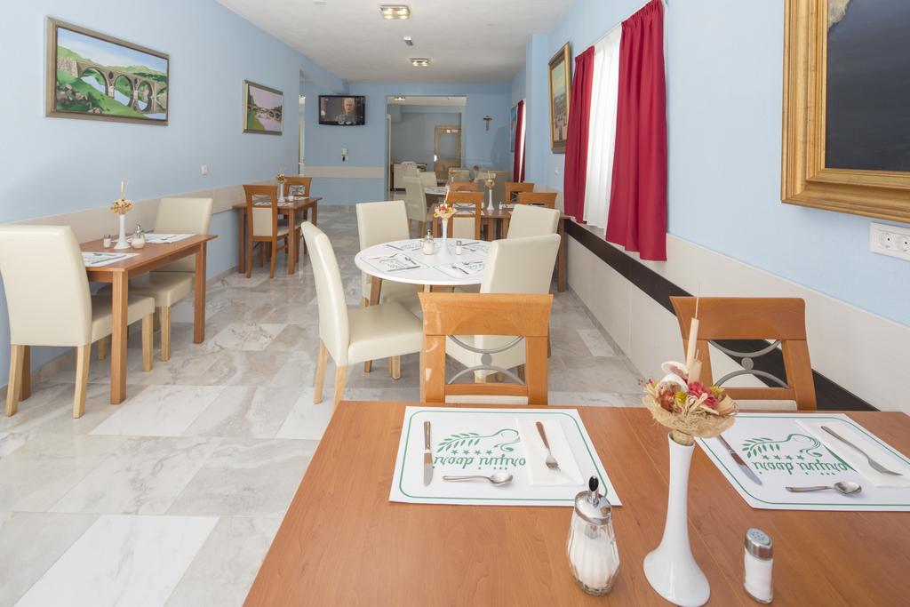 Dorijini Dvori Bed & Breakfast Baska Voda Exterior photo