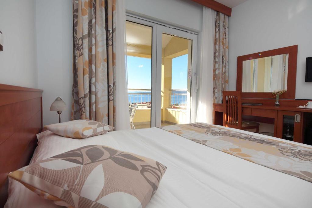 Dorijini Dvori Bed & Breakfast Baska Voda Exterior photo
