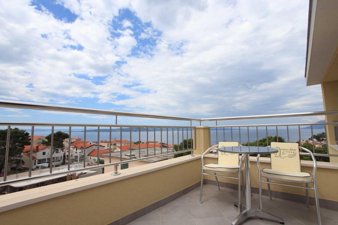 Dorijini Dvori Bed & Breakfast Baska Voda Exterior photo