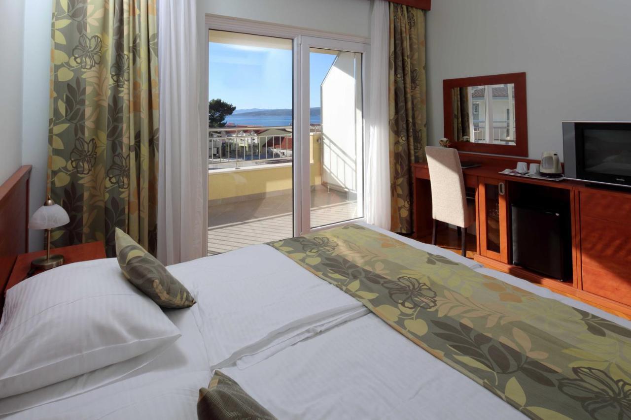 Dorijini Dvori Bed & Breakfast Baska Voda Exterior photo
